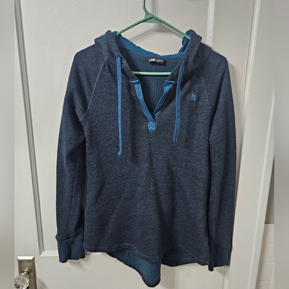 The North Face womens blue and teal hoodie sz m, not oversized